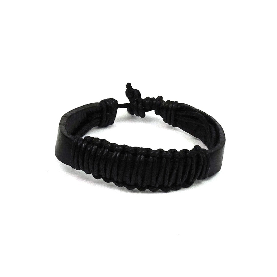 Pulsera de Cuero trenzado con Detalles Varios Modelos en Color Negro