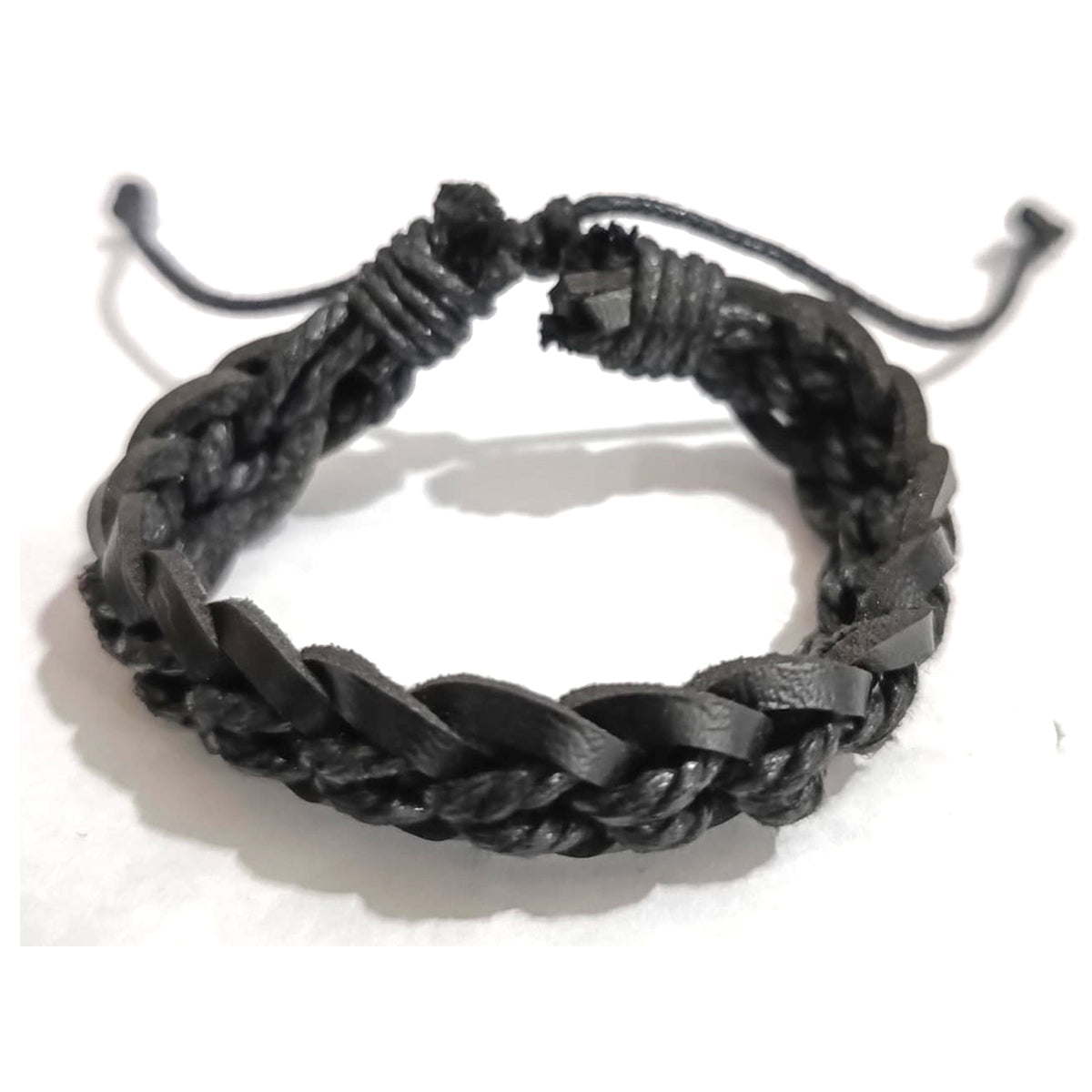 Pulsera de Cuero trenzado con Detalles Varios Modelos en Color Negro