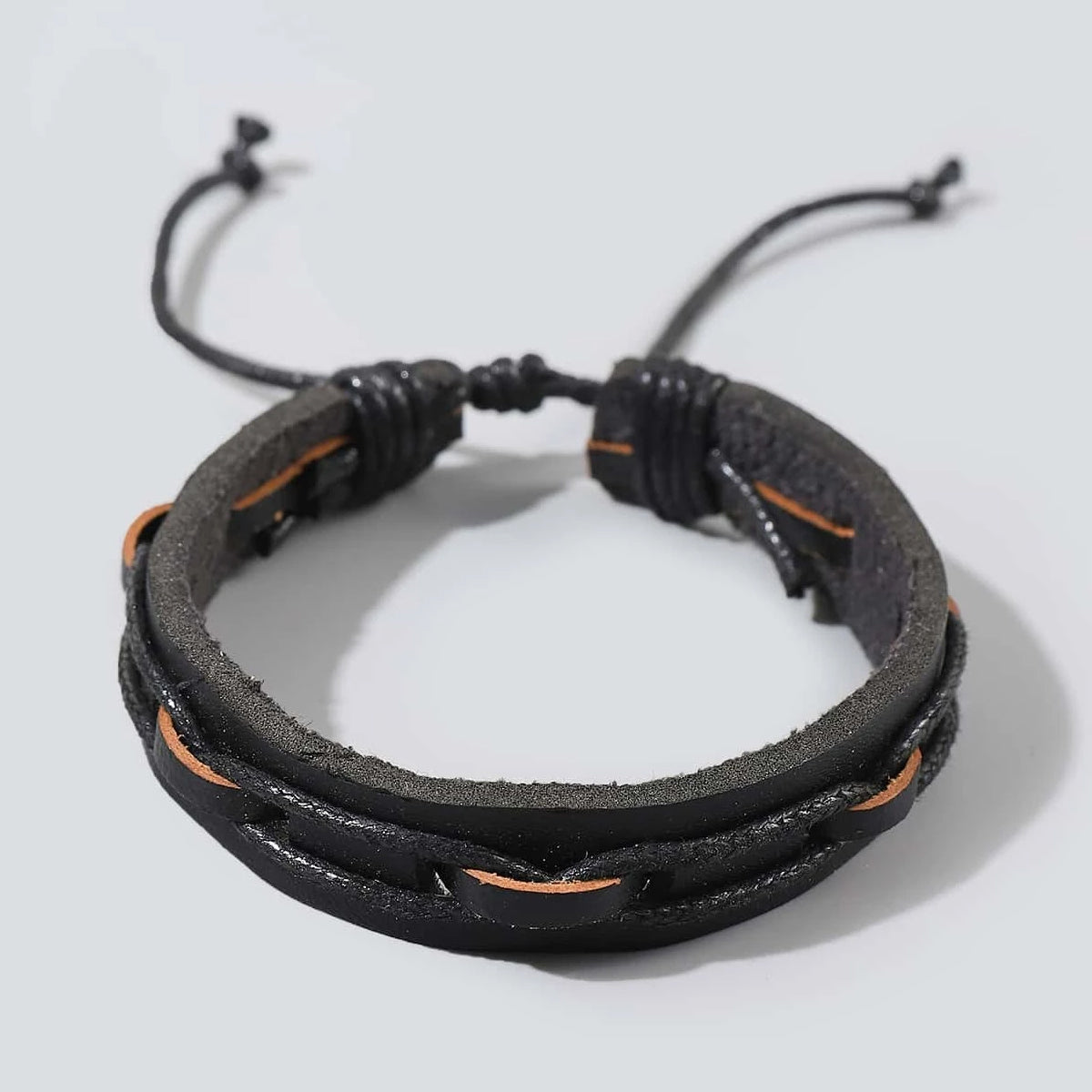 Pulsera de Cuero trenzado con Detalles Varios Modelos en Color Negro